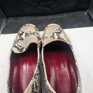 Women's Snakeskin‎ Pattern Loafers - Cream and Black